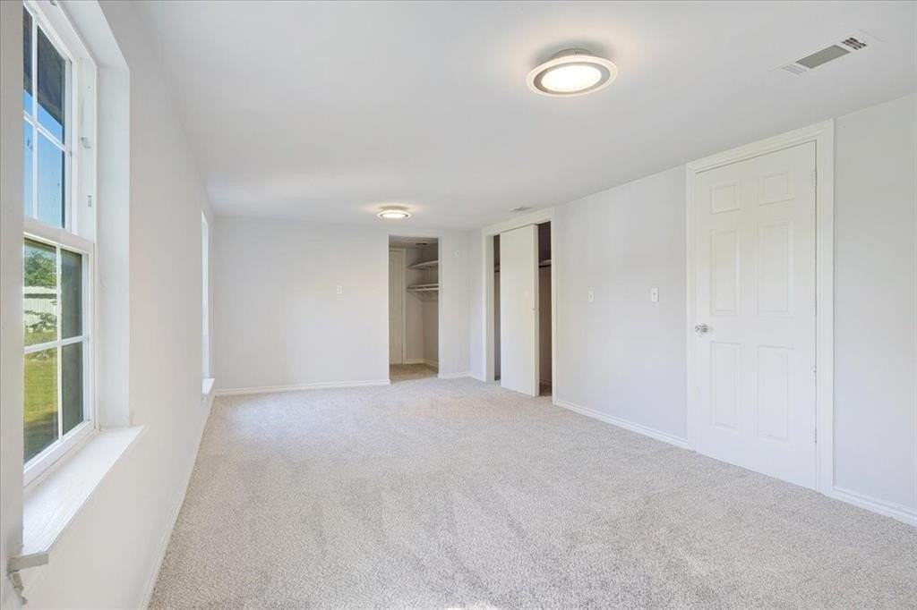 407 E Bonham St - Photo 4 of 23