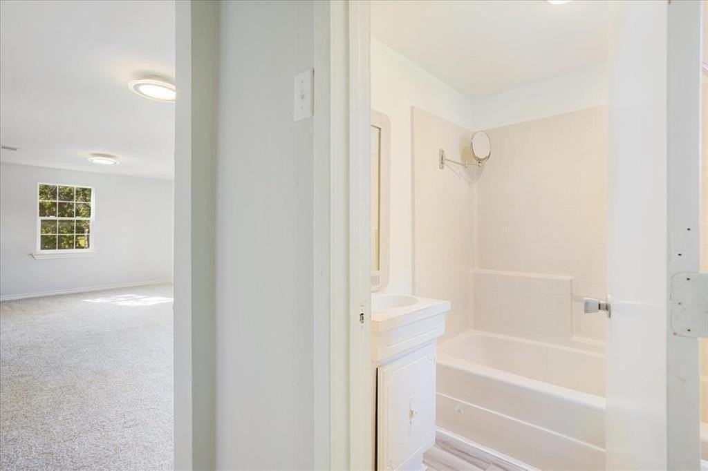 407 E Bonham St - Photo 6 of 23