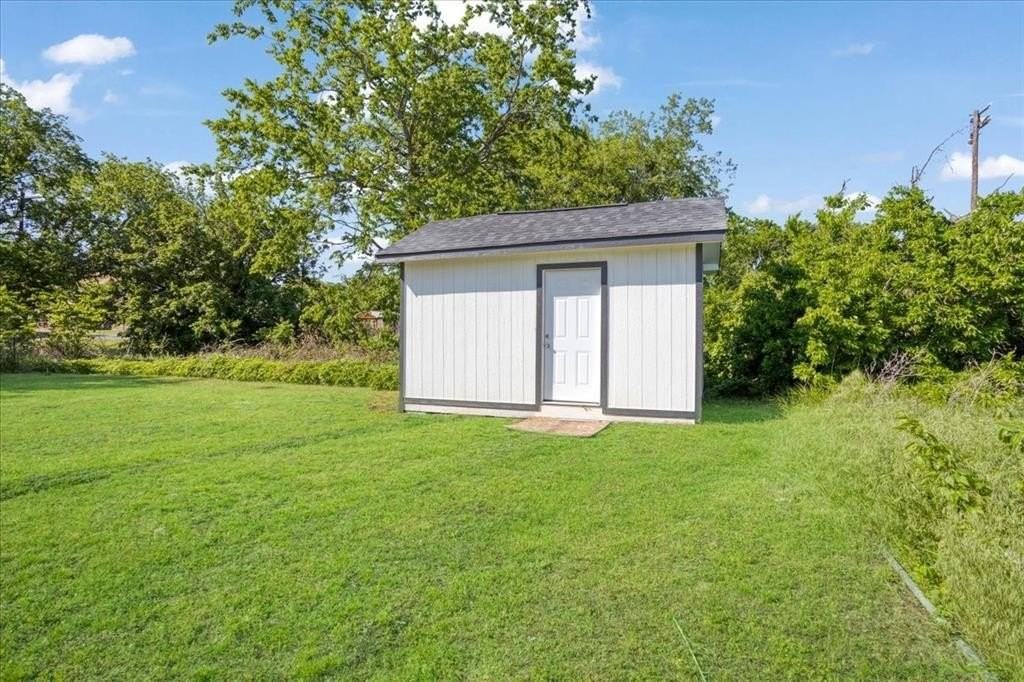 407 E Bonham St - Photo 7 of 23