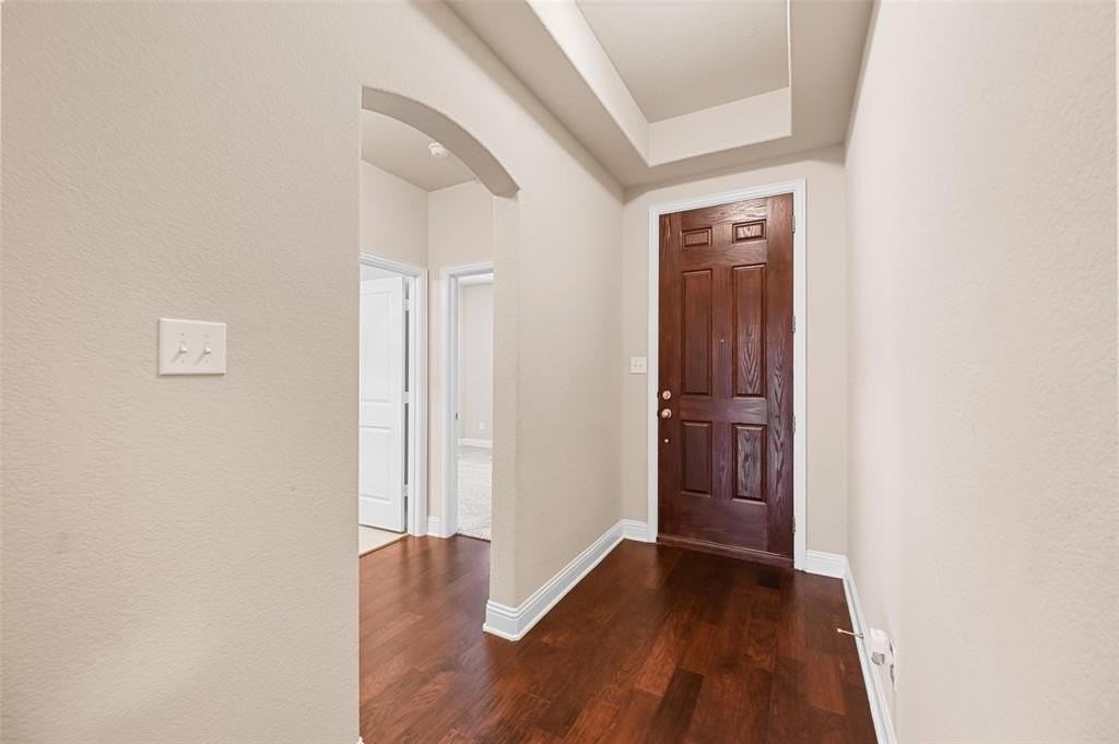 1506 Cowtown Dr - Photo 5 of 40