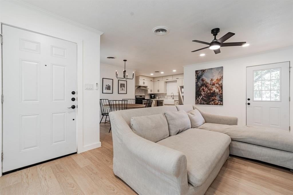 11111 Stallcup Dr - Photo 4 of 16