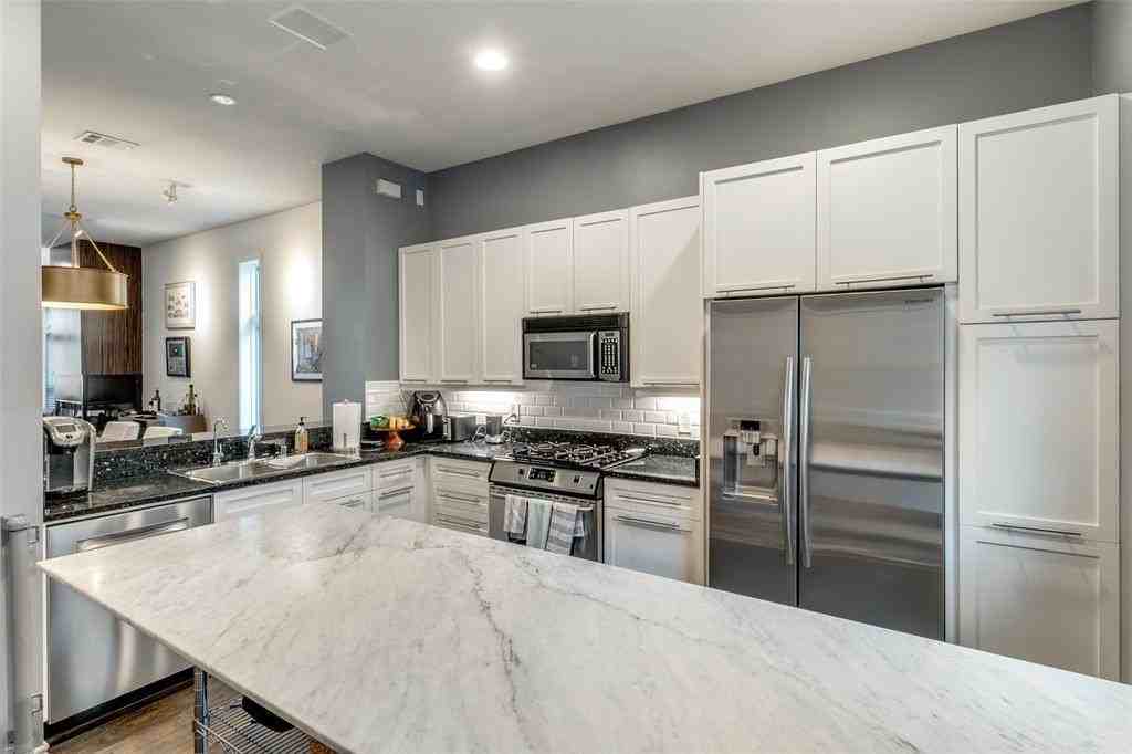 4310 Buena Vista St #23 - Photo 7 of 19