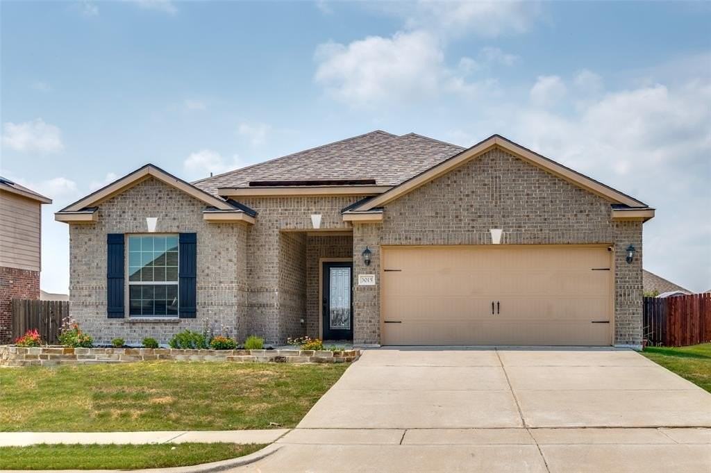 3015 Watercrest Dr - Photo 2 of 39