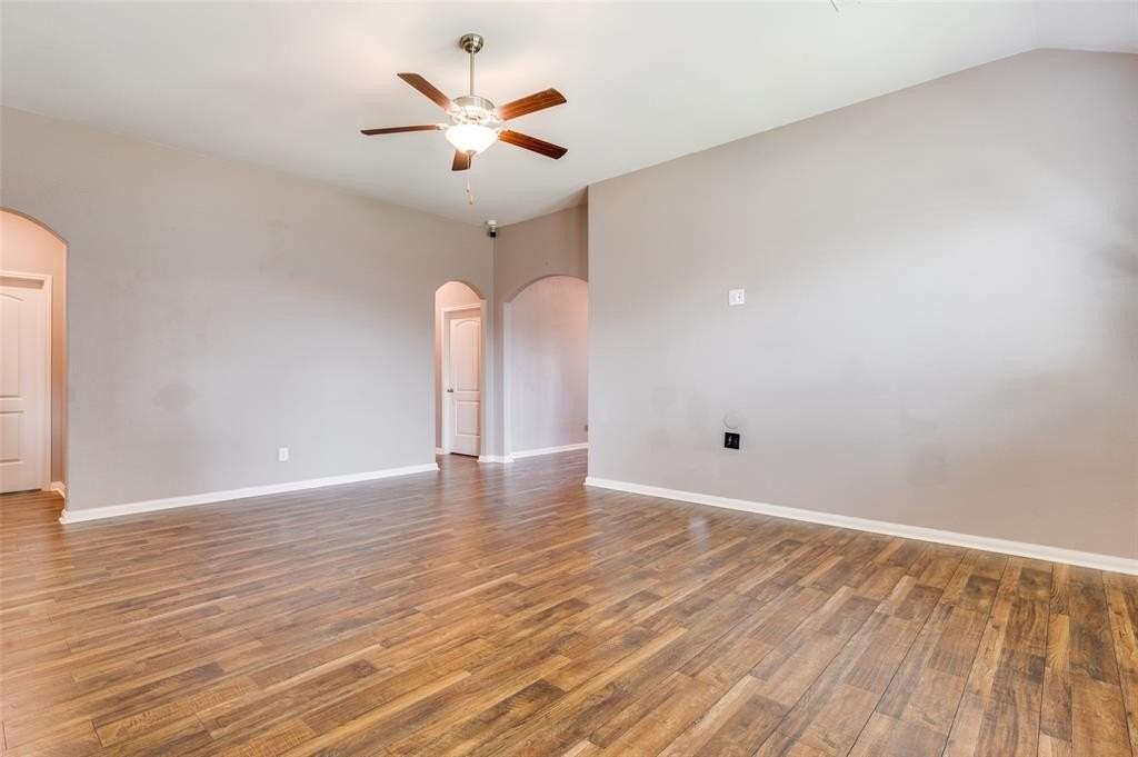 3015 Watercrest Dr - Photo 6 of 39