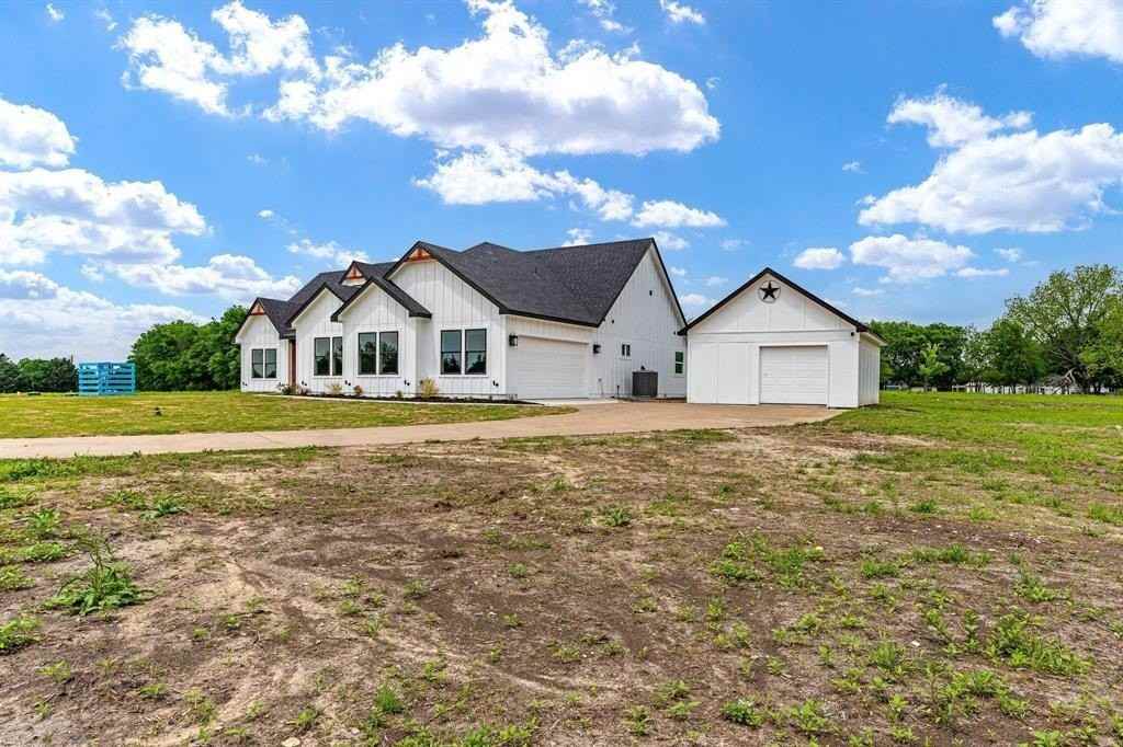 3756 Interstate Highway 30 E - Photo 3 of 20