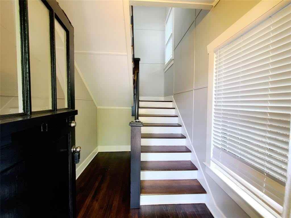 5734 Worth St - Photo 3 of 23