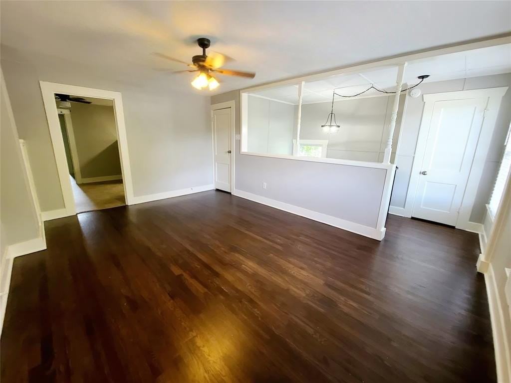 5734 Worth St - Photo 7 of 23