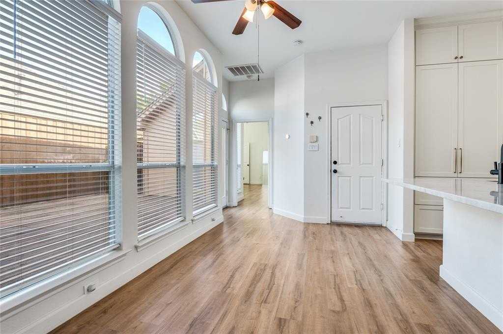 3610 Granbury Dr - Photo 4 of 25