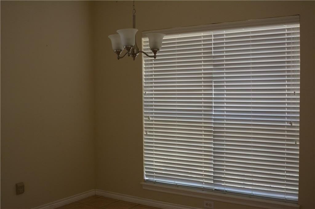 1702 Shady Creek Dr - Photo 4 of 11