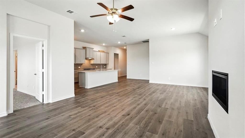 2144 Mantua Farm Boulevard - Photo 2 of 18