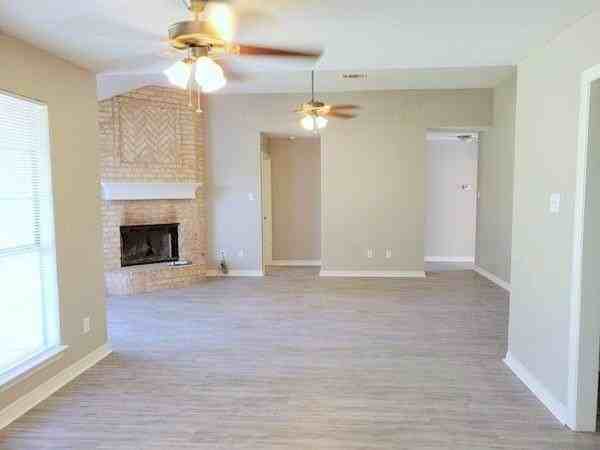 516 Bluebird Ln - Photo 4 of 15