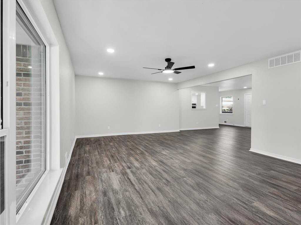 4009 Sweetbriar Dr - Photo 4 of 26