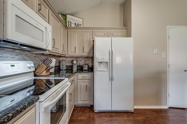 3005 Dove Valley Ln - Photo 4 of 21