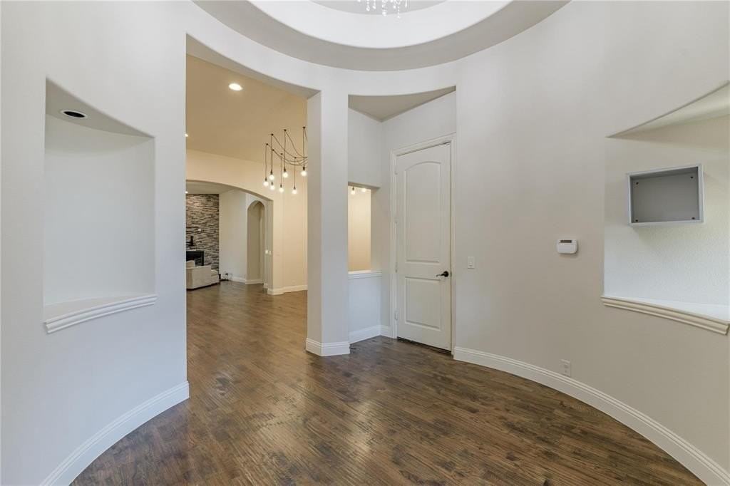 4533 Redbridge Dr - Photo 5 of 26