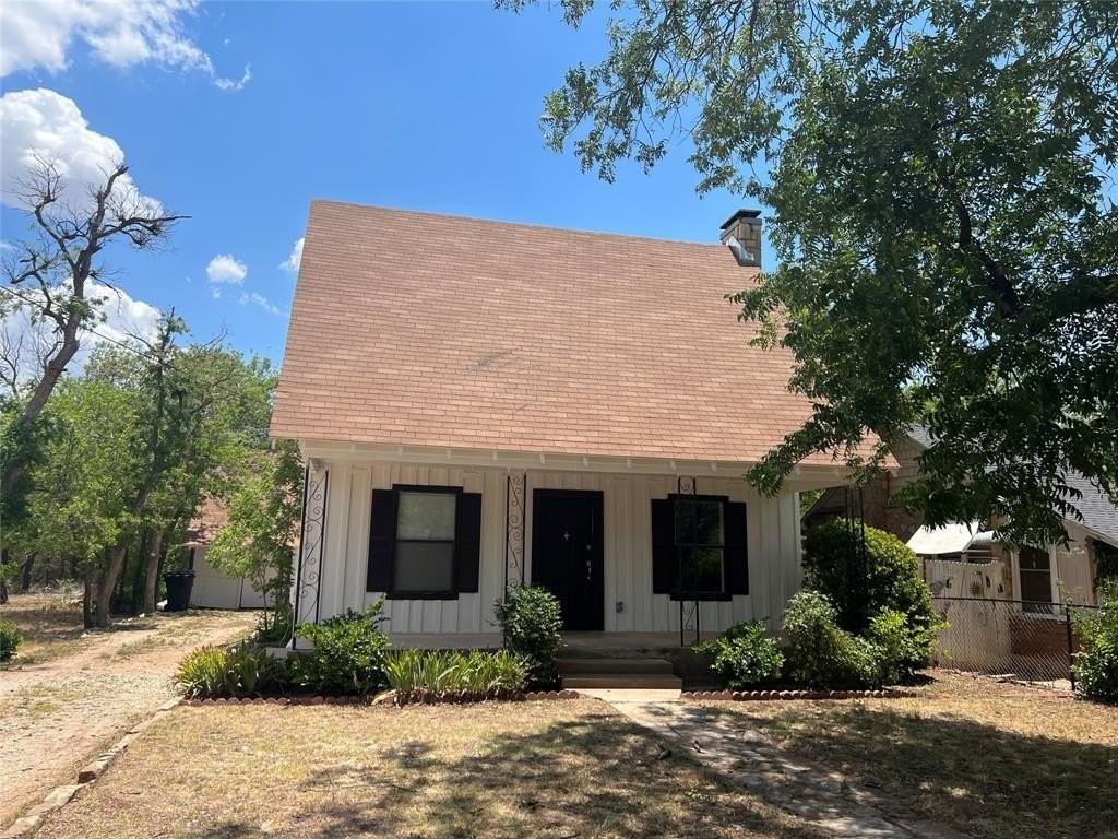 361 College Dr - Photo 2 of 8