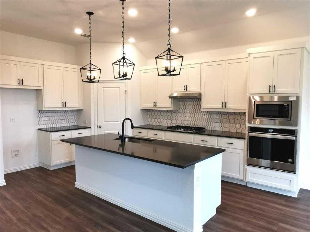 2510 Lovegrass Ln - Photo 5 of 16