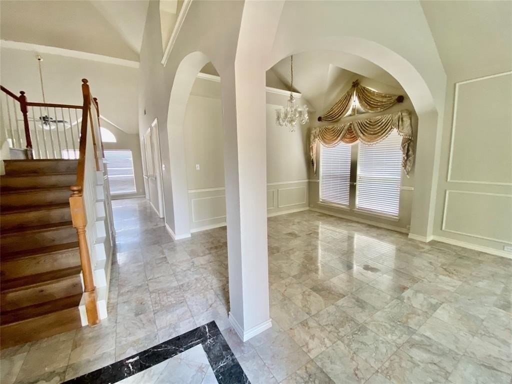 8004 Case Dr - Photo 2 of 23