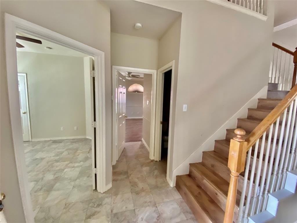 8004 Case Dr - Photo 4 of 23