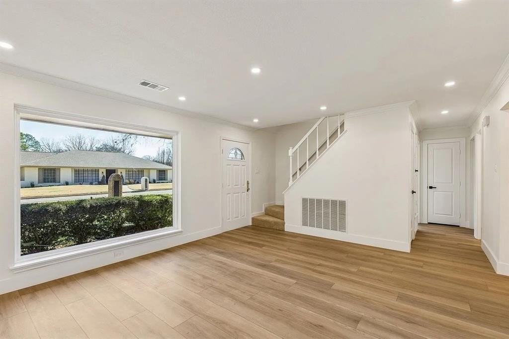 1704 Venetian Cir - Photo 7 of 16