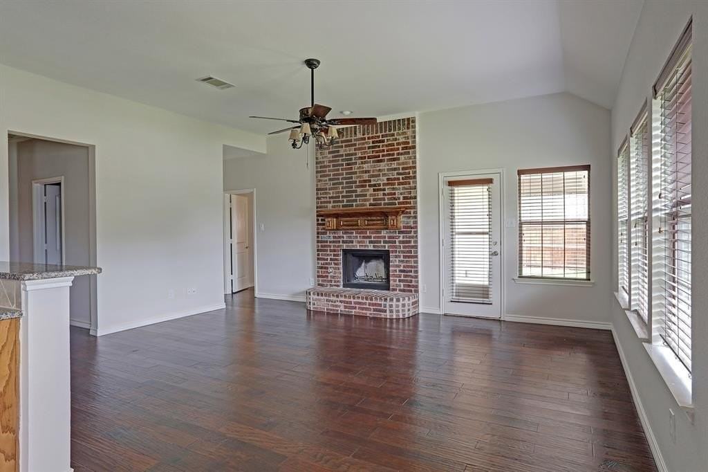 5700 Broken Spur - Photo 3 of 26