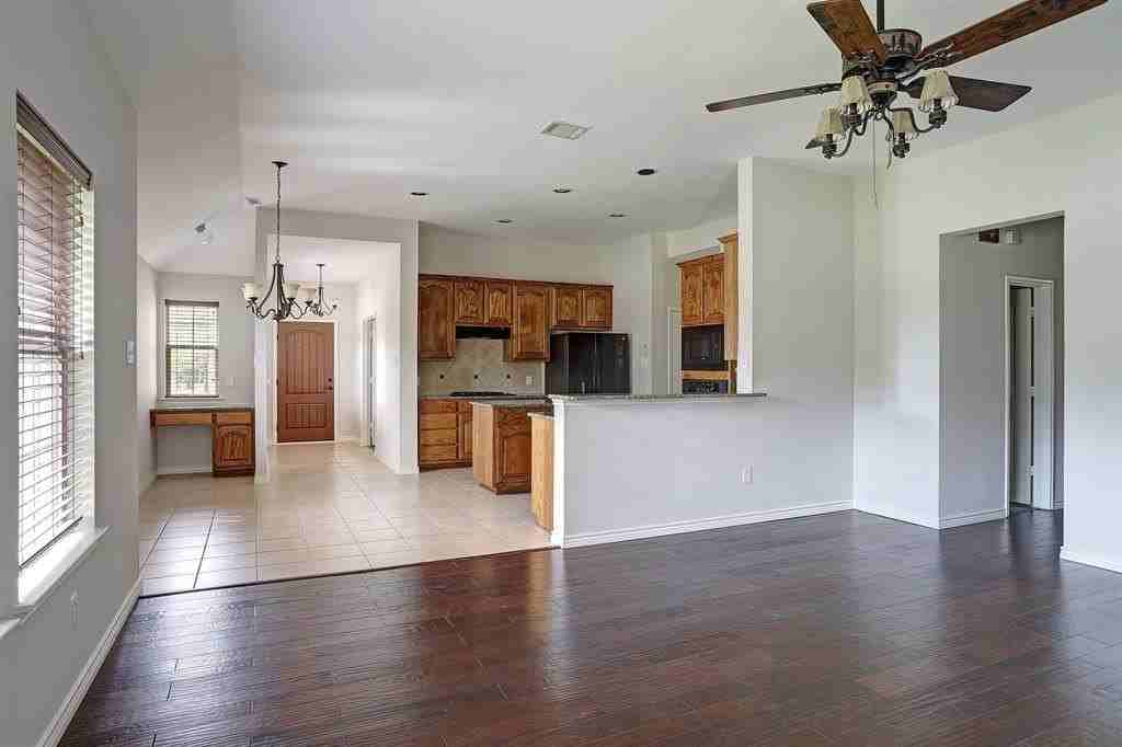 5700 Broken Spur - Photo 6 of 26