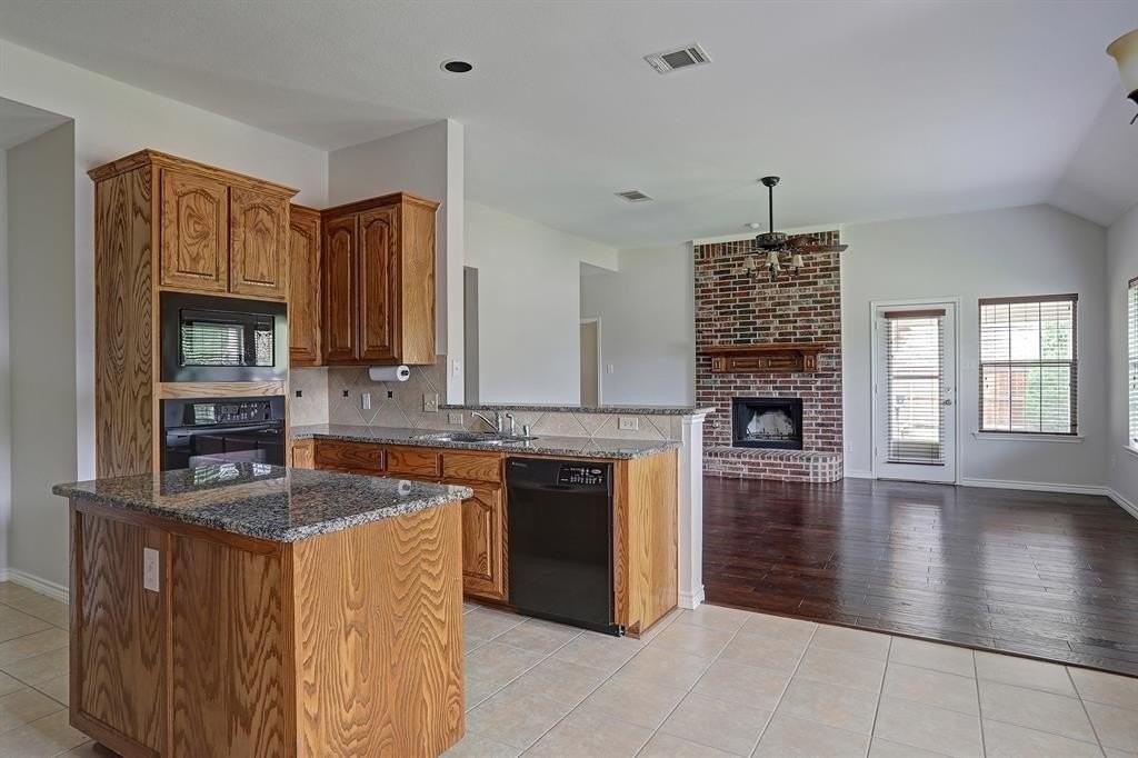 5700 Broken Spur - Photo 7 of 26