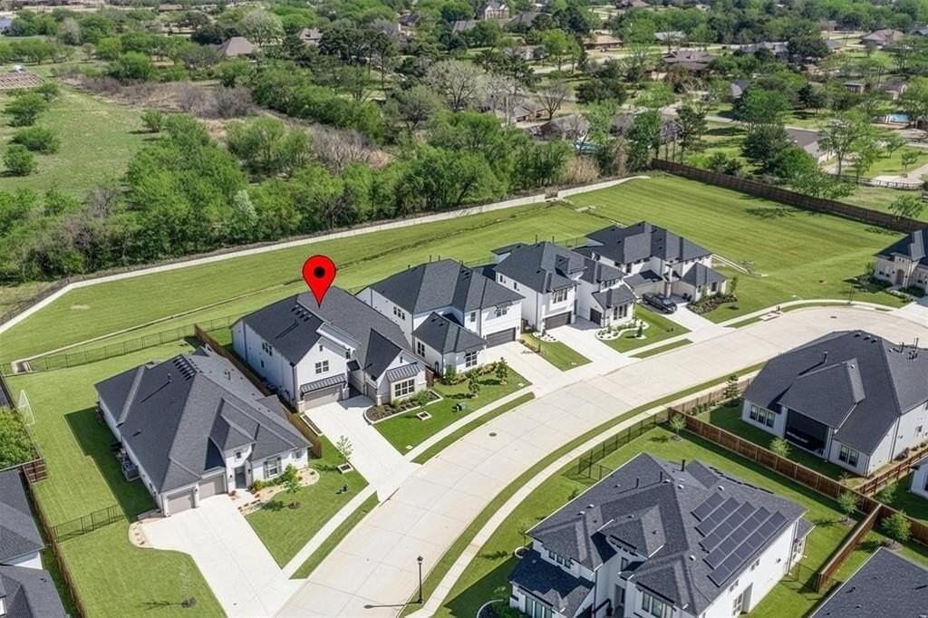 1161 Rochester Pl - Photo 2 of 39