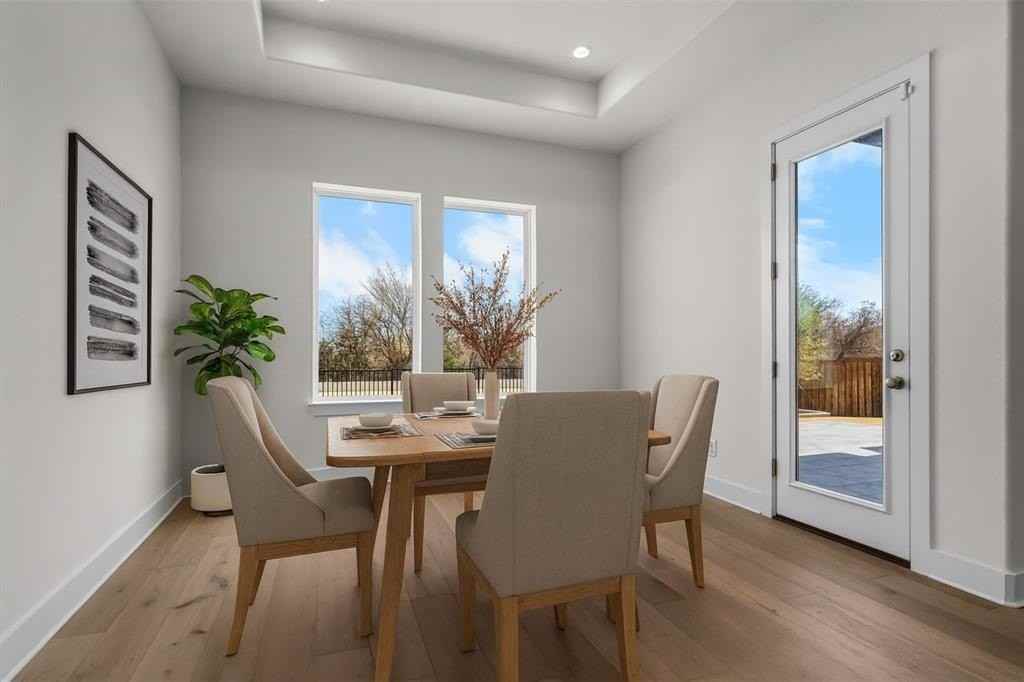 1161 Rochester Pl - Photo 6 of 39