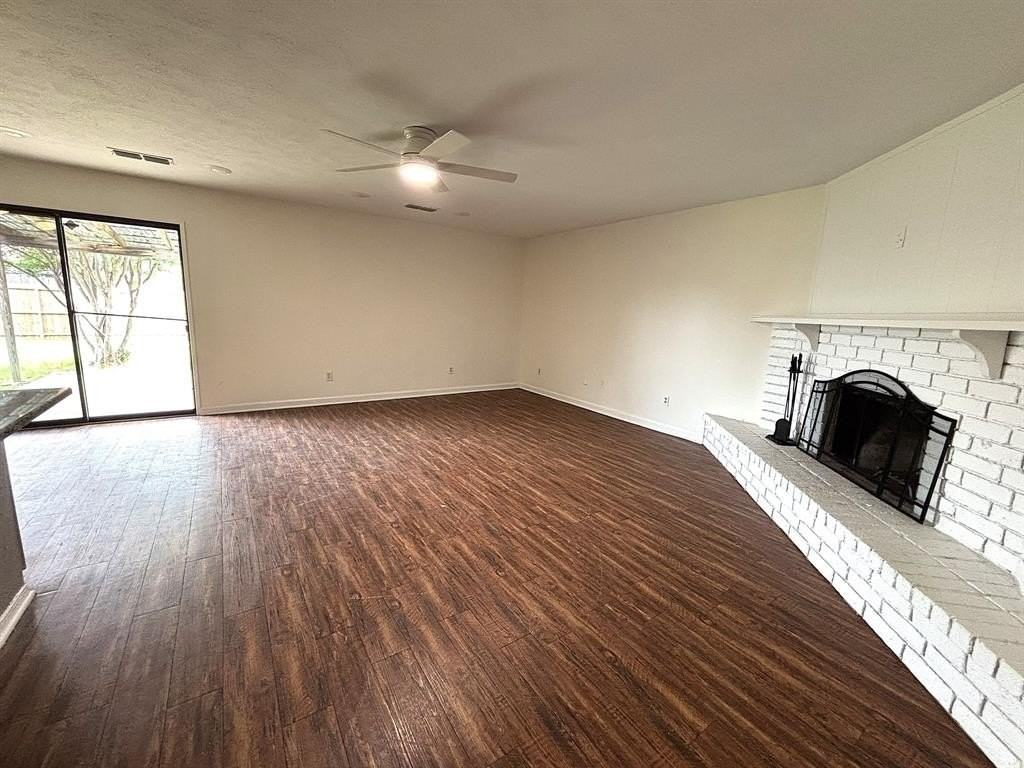 5620 Pearce St - Photo 7 of 24