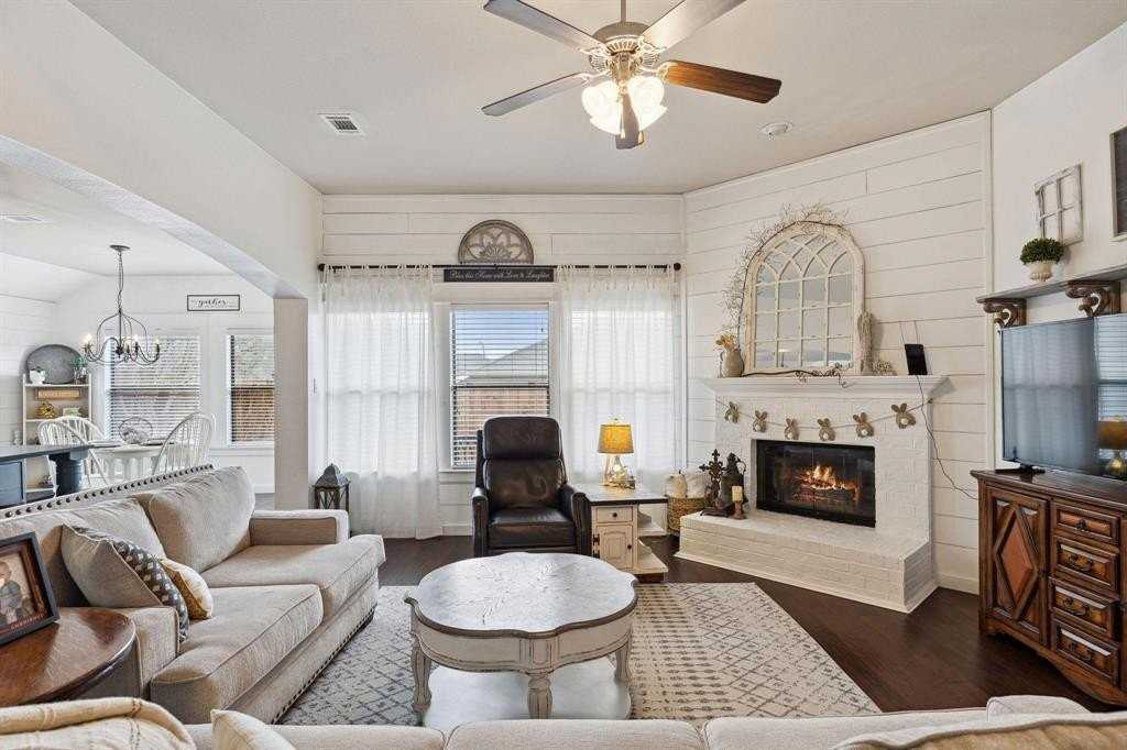 525 Braewick Dr - Photo 4 of 28