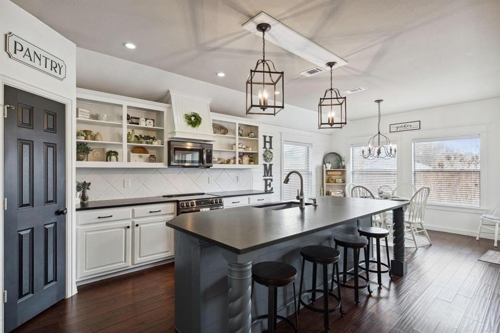 525 Braewick Dr - Photo 6 of 28