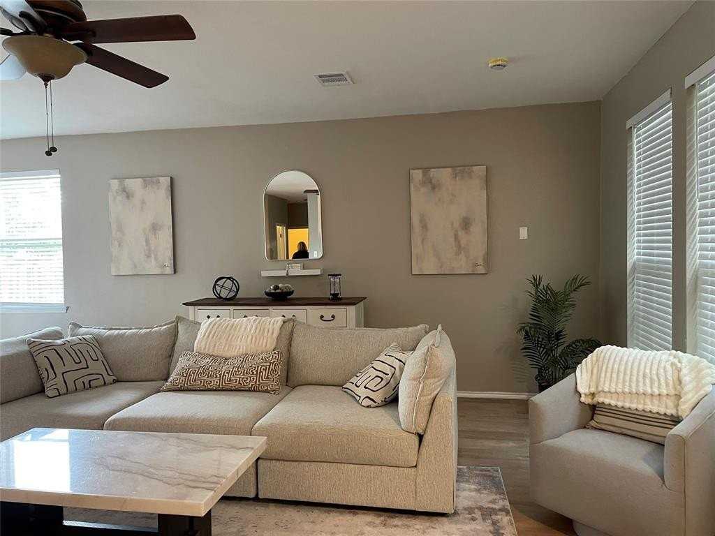 6420 Lasalle Ln - Photo 4 of 35