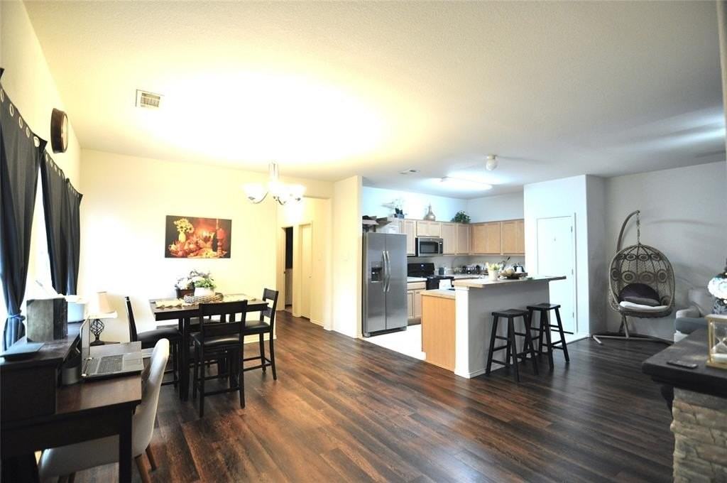 7512 Howling Coyote Ln - Photo 2 of 18