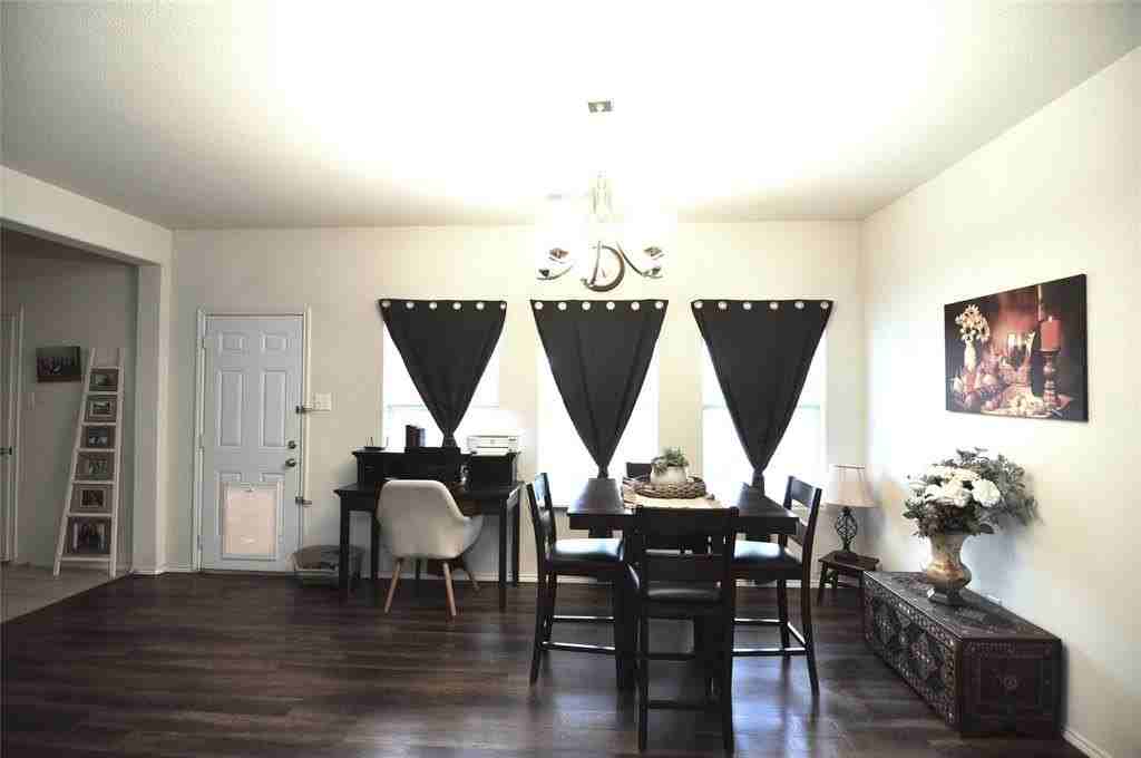 7512 Howling Coyote Ln - Photo 5 of 18