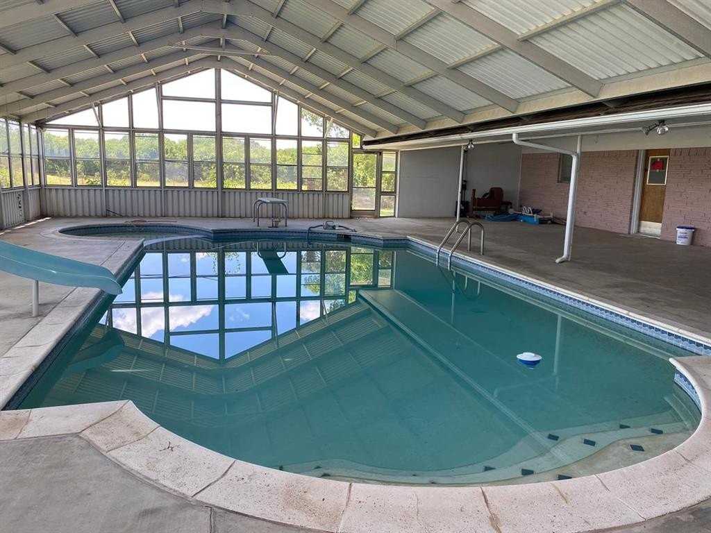 703 Merit St - Photo 4 of 39