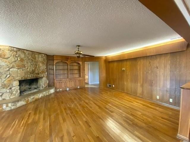 703 Merit St - Photo 6 of 39