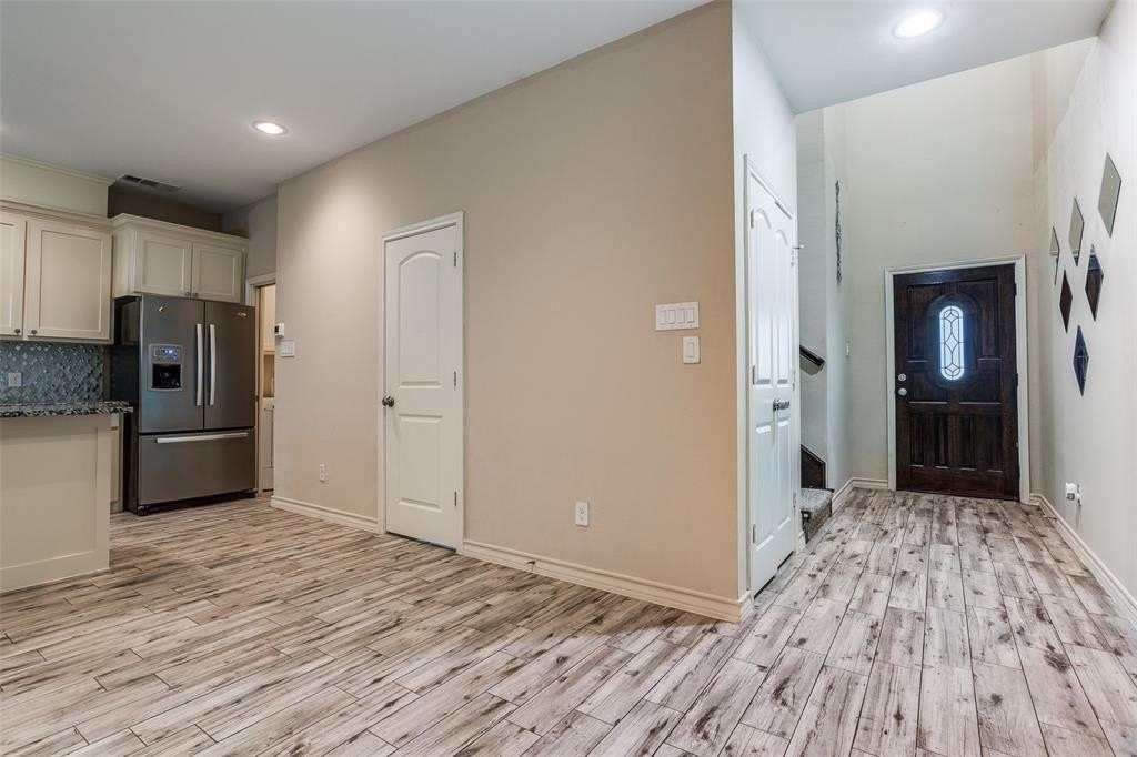 336 Austin Ave - Photo 3 of 25