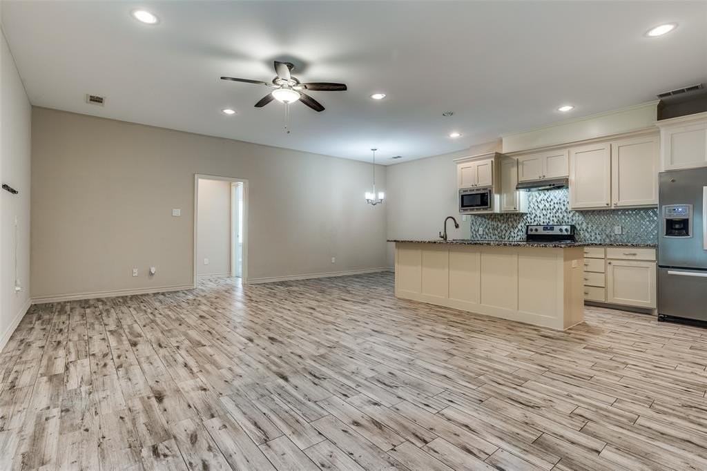 336 Austin Ave - Photo 6 of 25