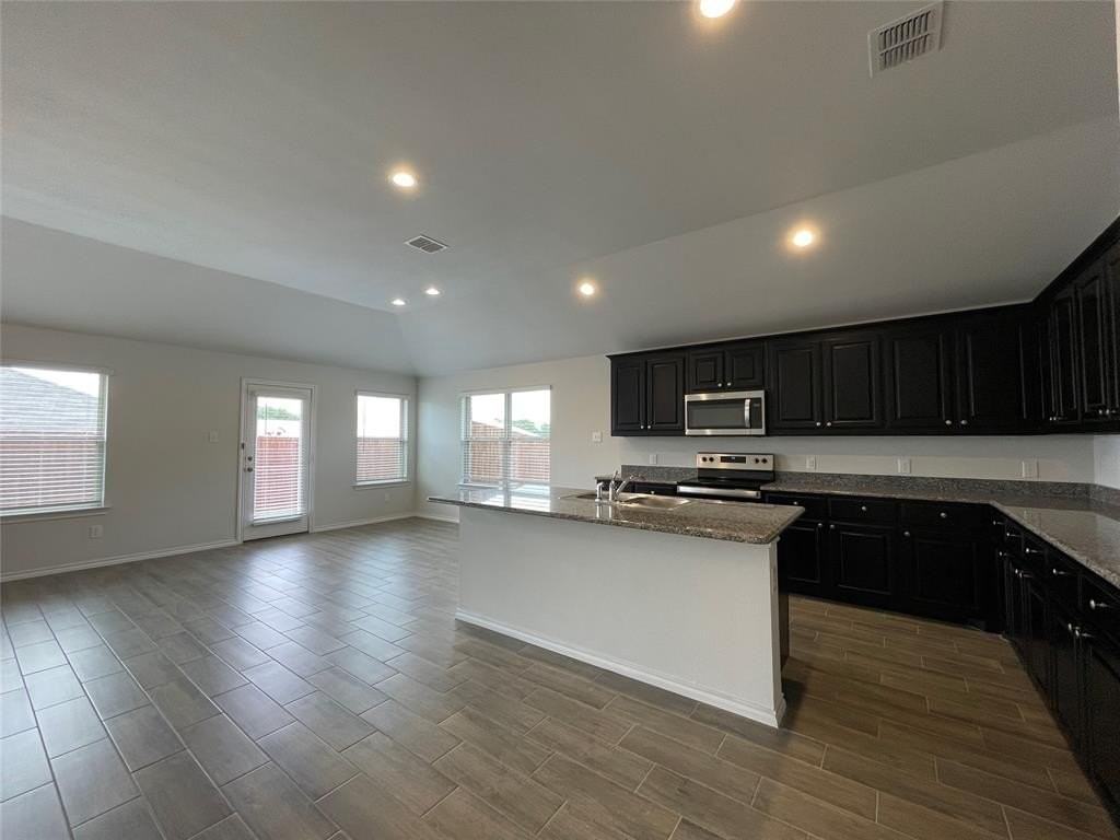 5752 Brookville Dr - Photo 6 of 26