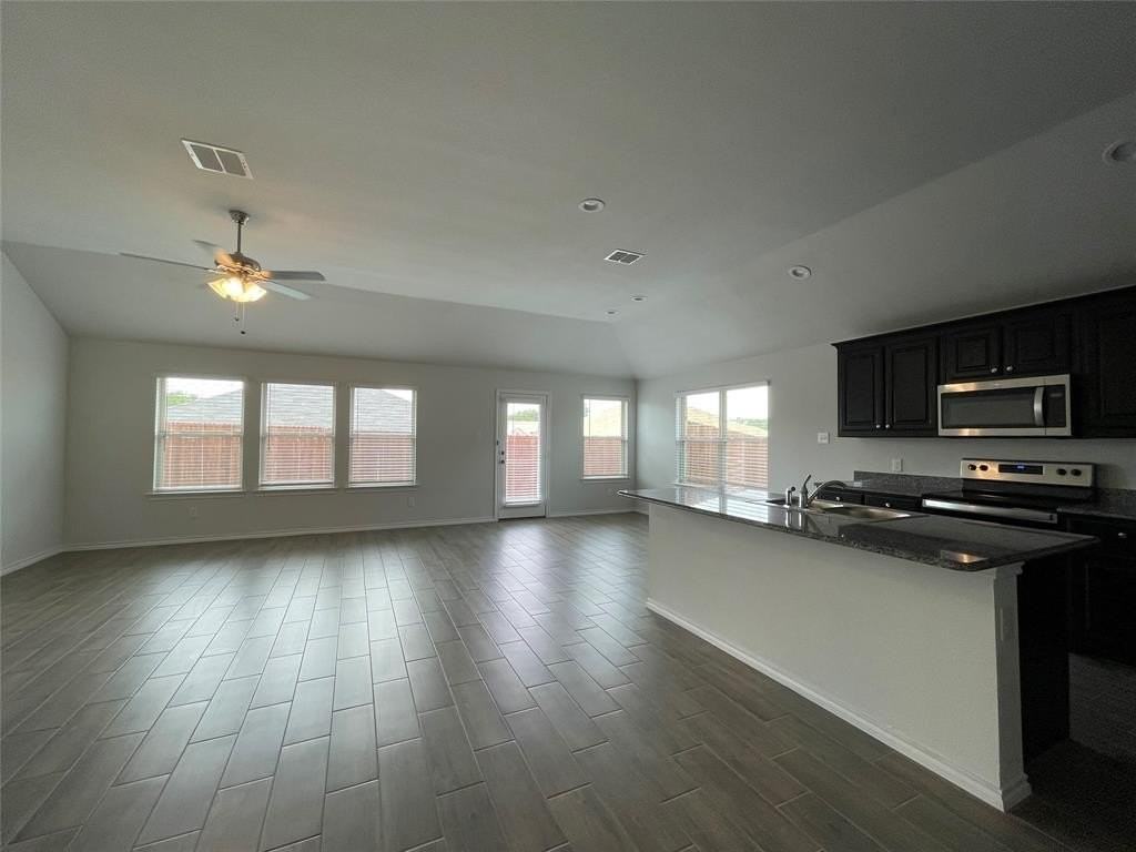 5752 Brookville Dr - Photo 7 of 26