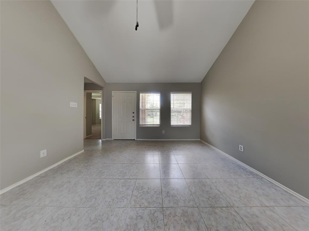 5513 Marina Dr - Photo 2 of 14