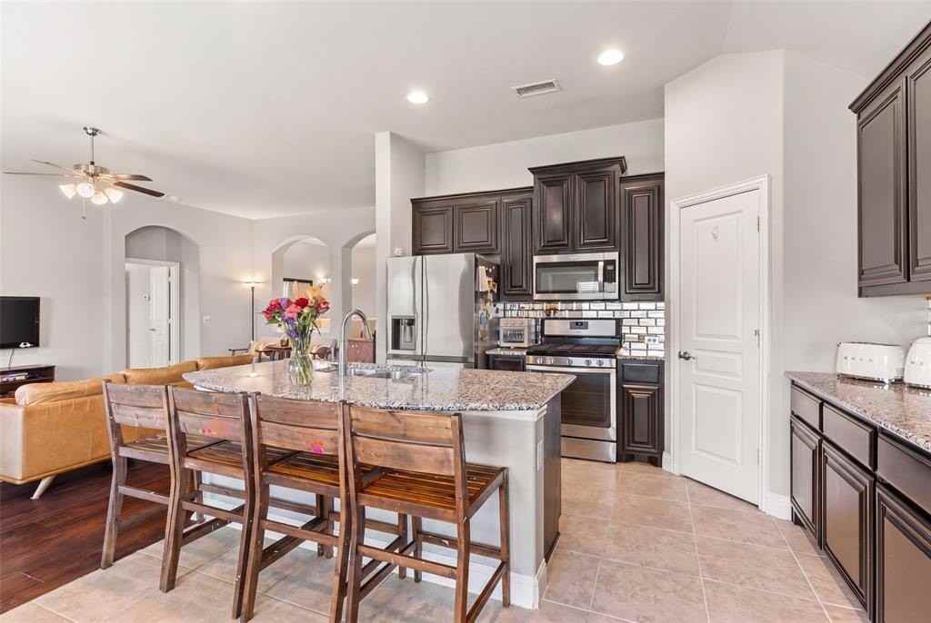 1323 Lantern Faith Dr - Photo 2 of 39