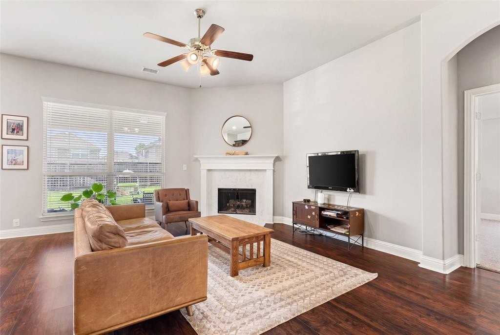 1323 Lantern Faith Dr - Photo 3 of 39