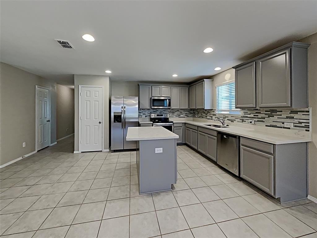 2220 Heaton - Photo 3 of 11