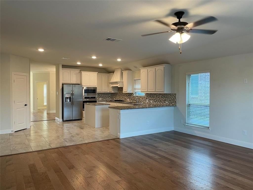 10816 Brownwood Pl - Photo 4 of 18