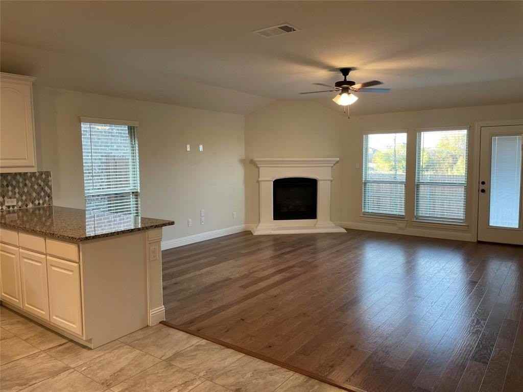 10816 Brownwood Pl - Photo 5 of 18