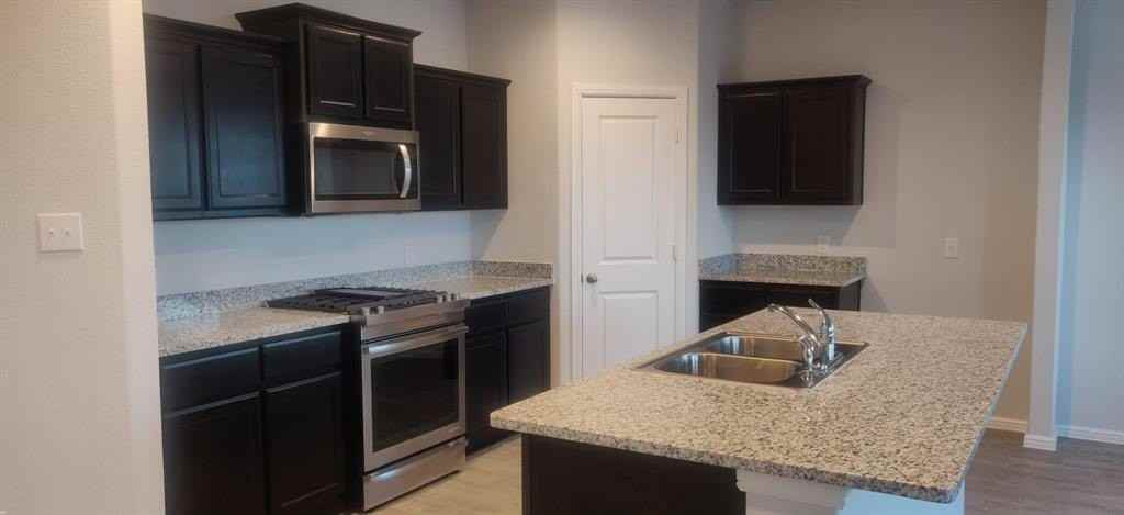 308 Youngblood Ln - Photo 3 of 17