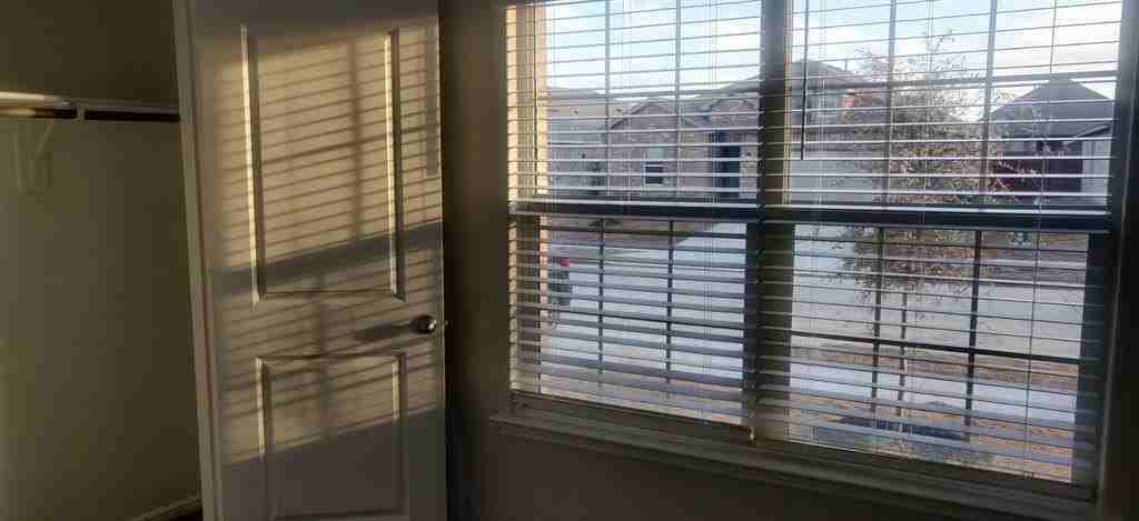 308 Youngblood Ln - Photo 4 of 17