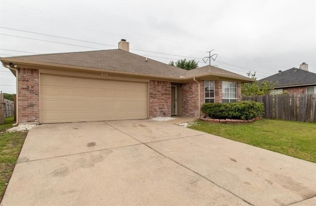 816 W Colony Dr - Photo 2 of 19