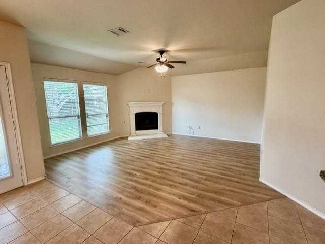 1106 Ellis Rd - Photo 5 of 19